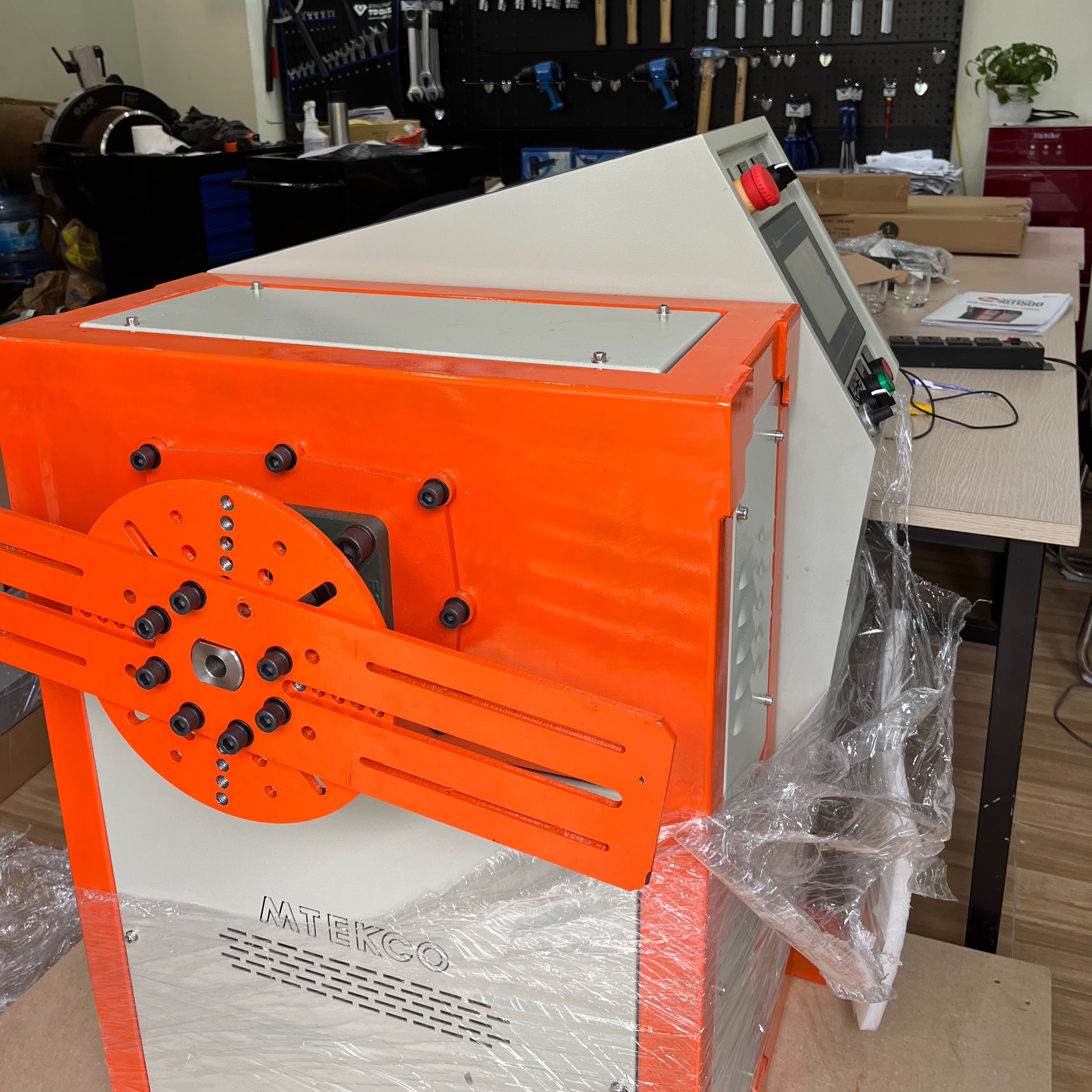 Máy quấn motor bán tự động công suất quấn tới motor 200KW MTEKCO-IDT1500